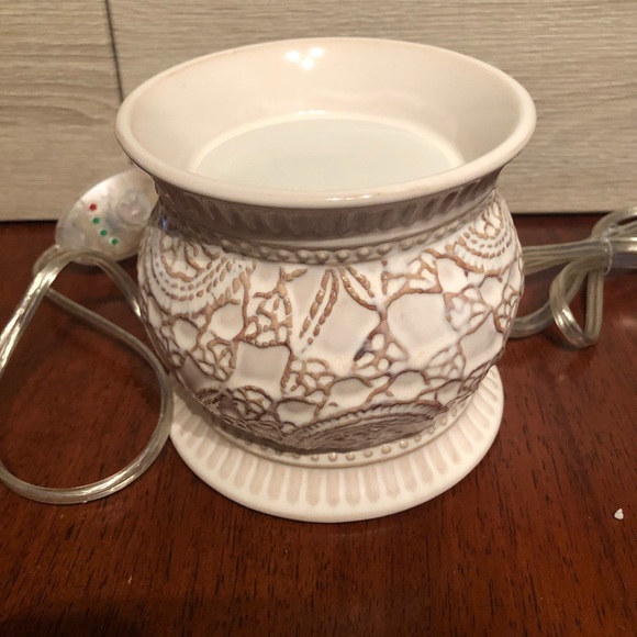 Gold Canyon Other - Gold Canyon vintage lace wax pod warmer Gold Canyon Other - Gold Canyon vintage lace wax pod warmer